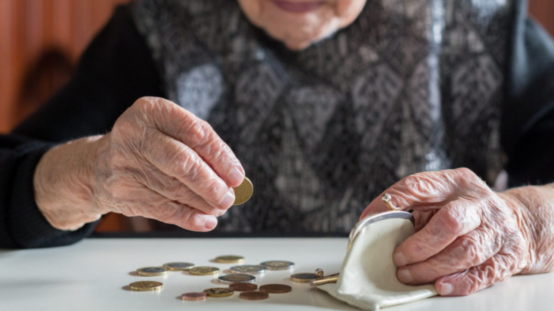 , Semnal de alarmă tras de FACIAS: Pensionarii cu venituri mici vor avea de suferit daca plafonul pentru pensii va răm&acirc;ne la 9.4% din PIB, așa cum prevede PNRR, FACIAS