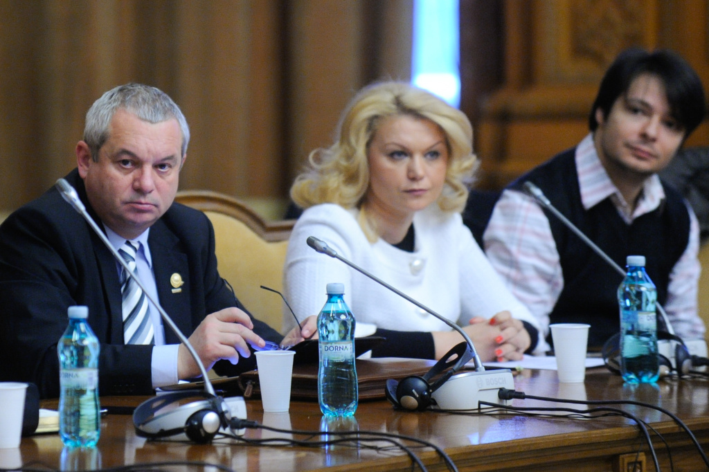 , Interceptările comunicațiilor din Rom&acirc;nia, instrument al siguranței naționale., FACIAS