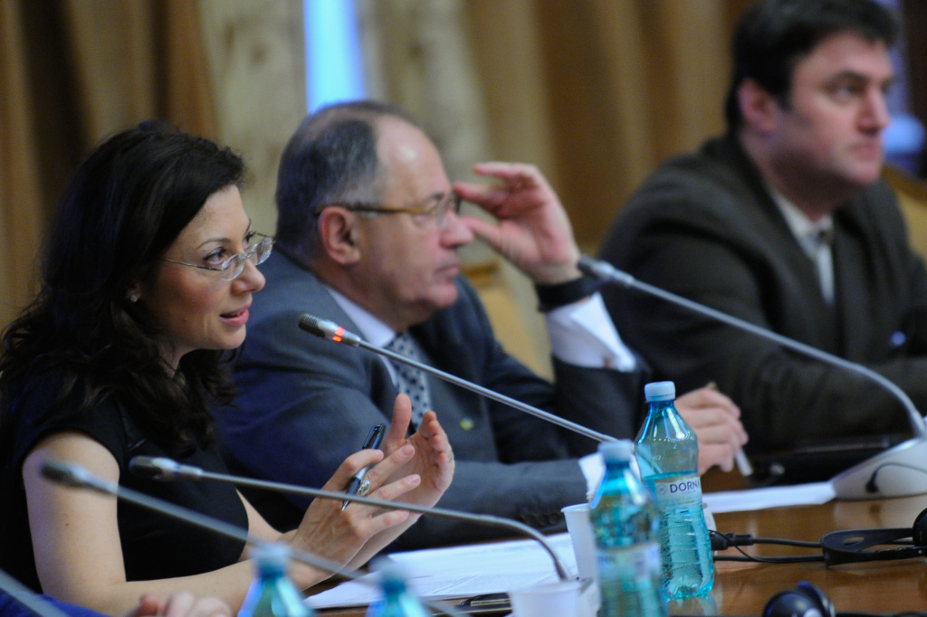 , Interceptările comunicațiilor din Rom&acirc;nia, instrument al siguranței naționale., FACIAS