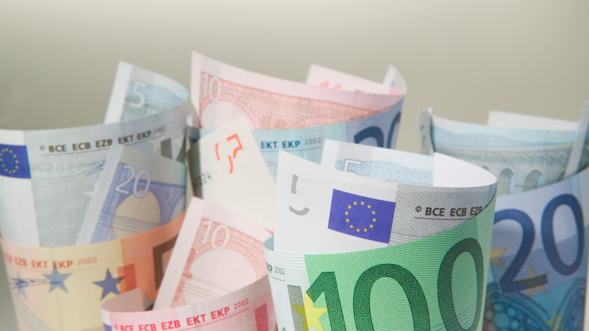 , Trei milioane de euro, amendă plătită de Rom&acirc;nia pentru netranspunerea unei singure directive. Sunt peste 30 de directive neimplementate. Cine răspunde?, FACIAS