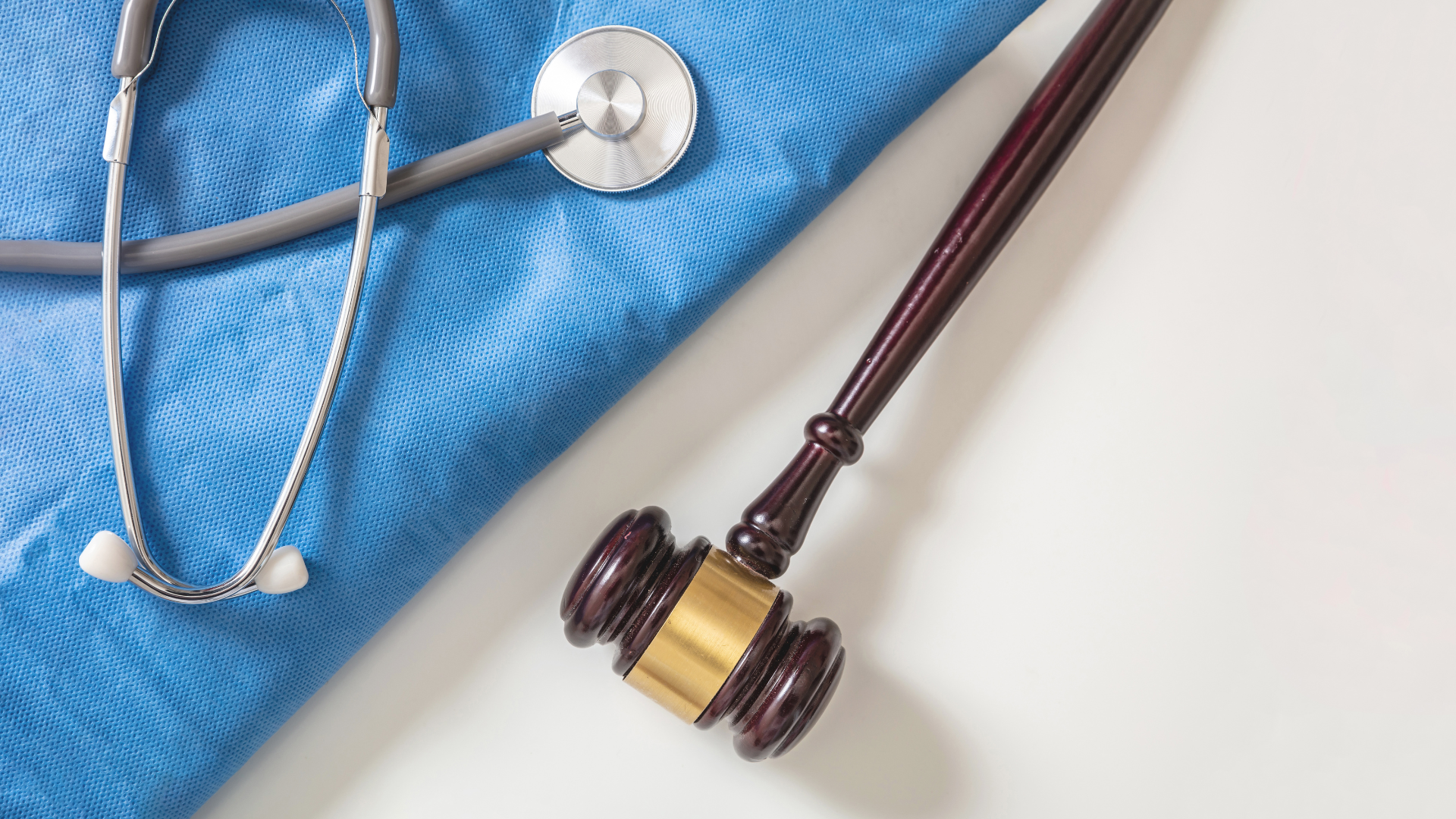 , Peste 70% dintre cetățenii care au răspuns &icirc;ntrebărilor FACIAS au fost cel puțin o dată victime ale abuzului statului. Justiția și Sănătatea, domeniile &icirc;n care s-au confruntat cu cele mai multe abuzuri, FACIAS
